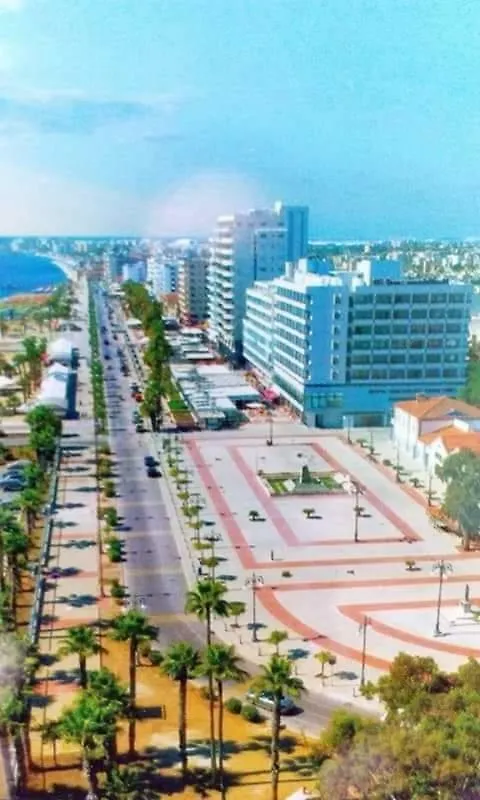 Palm Sea Beach Hotel Apartments Larnaca 2*,