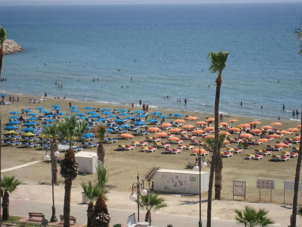 Palm Sea Beach Hotel Apartments Larnaca 2*,